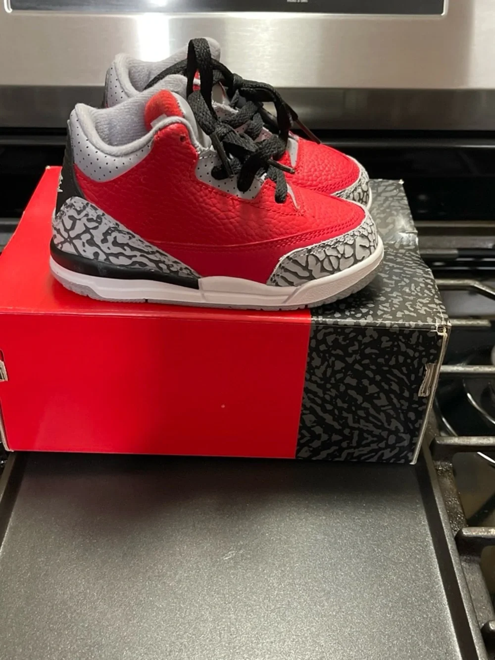 Jordan Toddler Sneakers in Red, Black, Gray